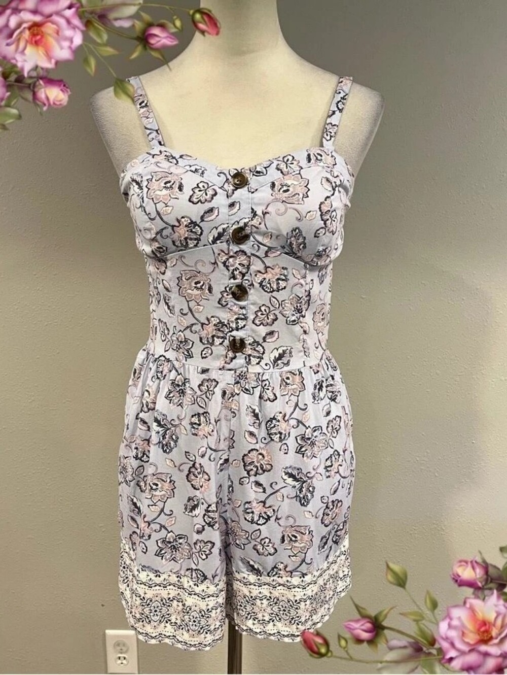 Floral Button-Front Women’s Romper in Light Pink and White